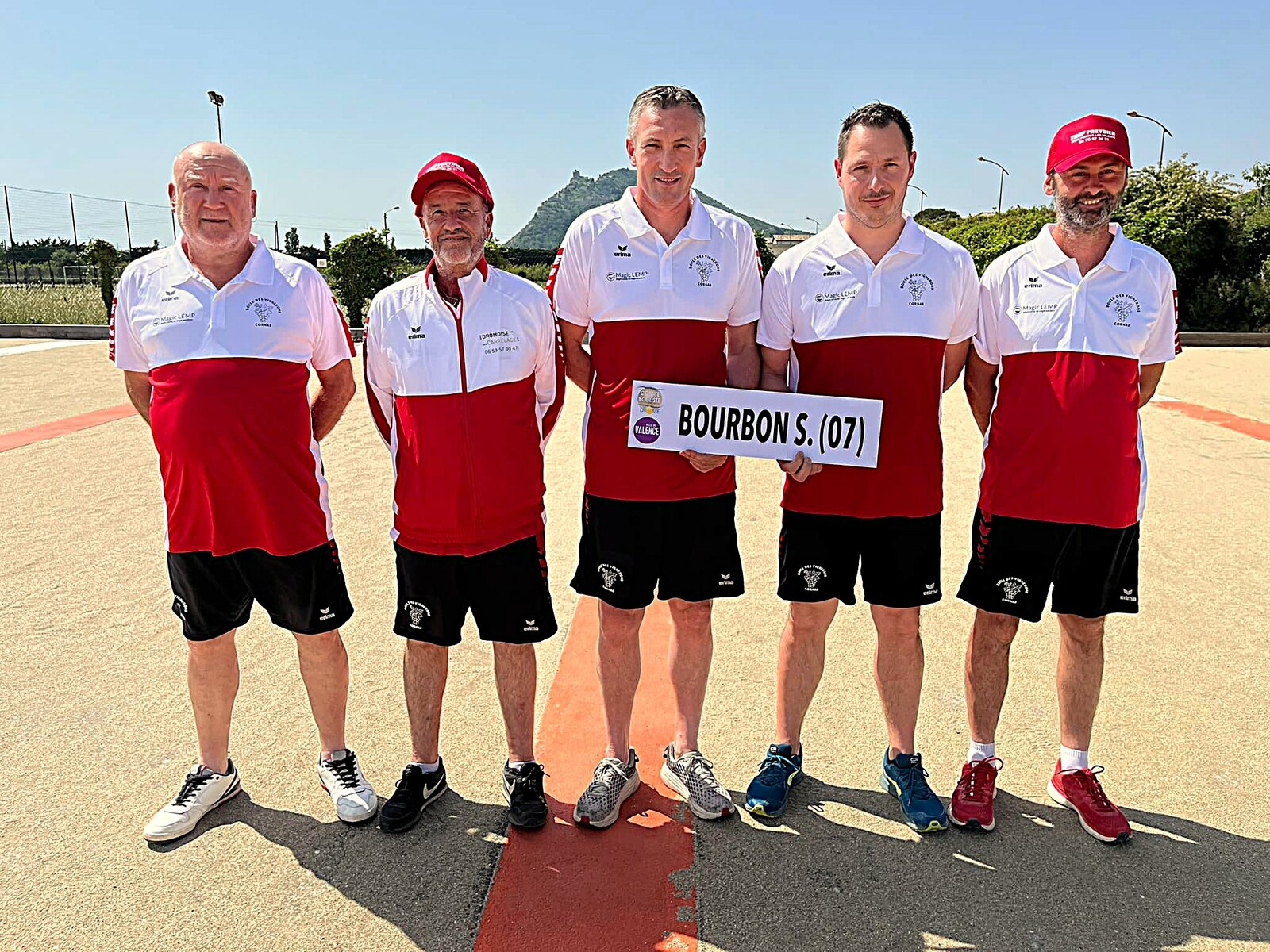 "Bonne Chance aux Phénomènes" pour le championnat de France quadrettes 2025..............