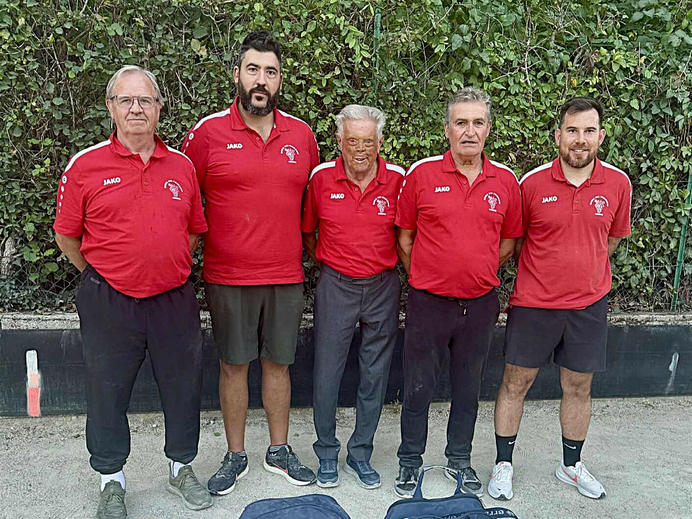 La victoire pour la boule des vignerons de Cornas ...............