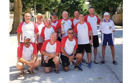 La Boule des Vignerons de CORNAS sur le toit de l'Ardèche .........